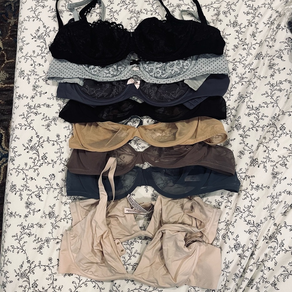 Lot of 9 Victoria’s Secret unlined underwire bras 34D